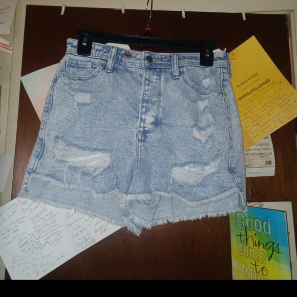 HOLLISTER ultra high rise jean shorts - Picture 2 of 5